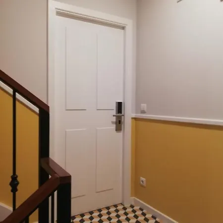 Village Apartment *